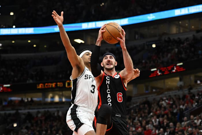 Alex Caruso Keldon Johnson Bulls